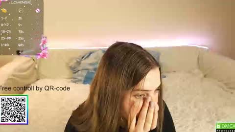 Snapshot of murrrworren chatting on December 2, 9:01 pm Mira online show from December 2, 9:01 pm