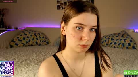 Snapshot of murrrworren chatting on March 4, 1:38 pm Mira online show from March 4, 1:38 pm