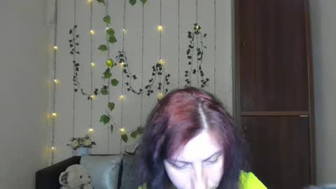 Jeneva online show from April 22, 6:04 pm