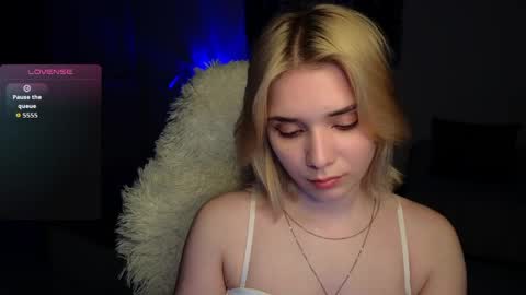 Molly online show from June 5, 9:20 pm