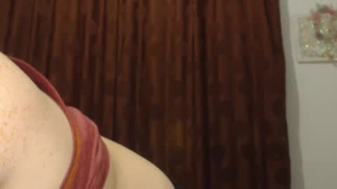     sara      i know you love me xoxox     online show from September 10, 6:58 am