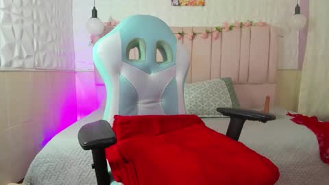 mya_blaze online show from November 20, 1:32 pm