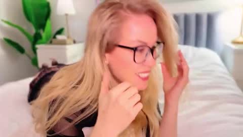 Mya-be Yours P online show from January 15, 11:46 pm