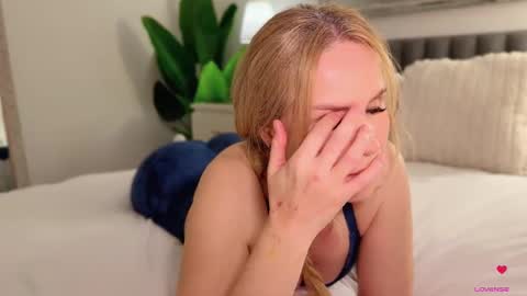 Mya-be Yours P online show from December 1, 11:03 pm