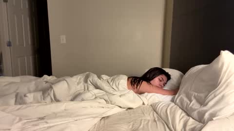 mycreamydreams online show from January 24, 9:49 am