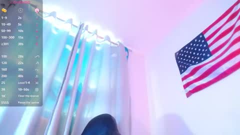 Mylo Wallace  online show from November 13, 8:33 pm