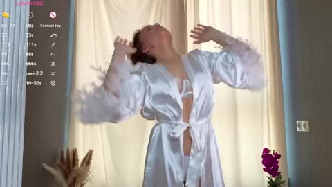 Monique with Curls online show from April 19, 7:09 am