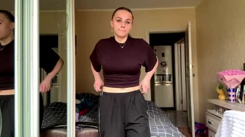 Ele online show from April 8, 8:50 am