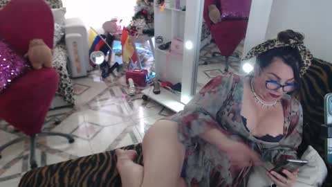 Myrna Sessions online show from December 14, 8:04 pm