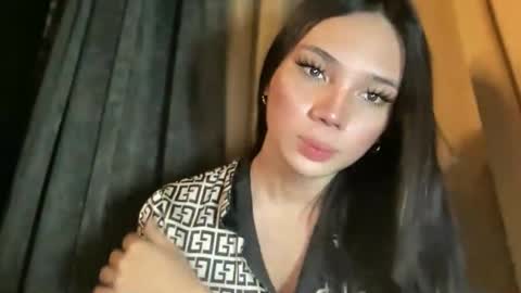 UR GIRL NEXTDOOR online show from January 11, 6:19 am