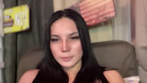 UR GIRL NEXTDOOR online show from April 3, 3:35 am