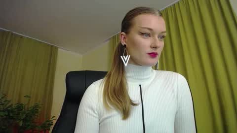 Snapshot of mysticvenus_ chatting on October 23, 2:40 pm mysticvenus_ online show from October 23, 2:40 pm