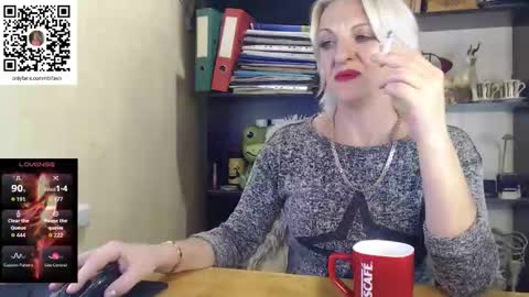 Snapshot of nadin_slut chatting on October 19, 3:27 pm Nadin online show from October 19, 3:27 pm