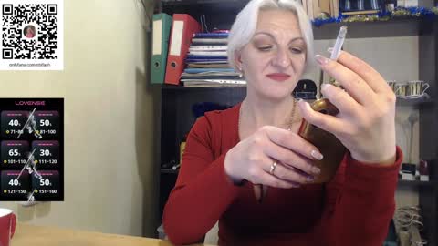 Snapshot of nadin_slut chatting on December 23, 12:08 pm Nadin online show from December 23, 12:08 pm