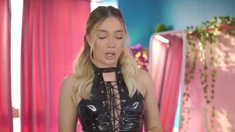 Nadia online show from February 24, 6:38 am