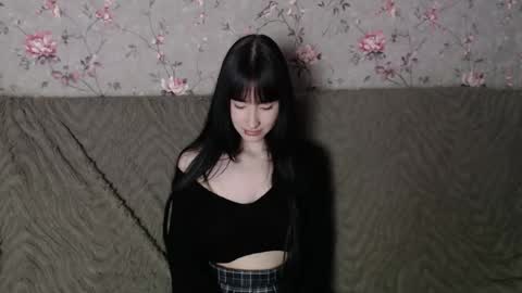 Naemi online show from April 1, 11:56 pm