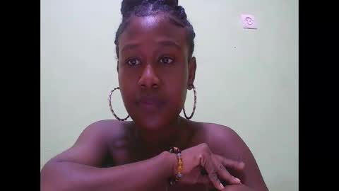 nah296652 online show from May 1, 10:48 pm