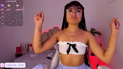 Snapshot of nahia_low chatting on October 1, 1:48 am  Valeria  online show from October 1, 1:48 am