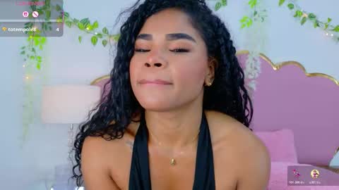 Snapshot of nahiarareina chatting on October 23, 3:35 pm NahiaraReina online show from October 23, 3:35 pm