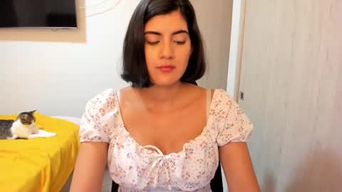 independent model online show from February 23, 6:59 am