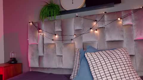  VICTORIA  online show from February 6, 9:17 pm