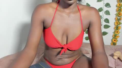Nahomy  online show from May 27, 1:57 am