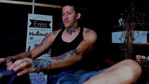 naider_1 online show from April 26, 4:43 am