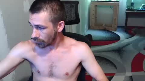 nakedtoken online show from April 18, 5:20 am