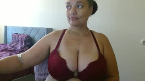 Snapshot of nala_thickk chatting on December 16, 6:59 pm Nala Thickk online show from December 16, 6:59 pm