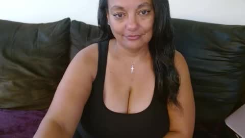 Snapshot of nala_thickk chatting on October 22, 6:31 pm Nala Thickk online show from October 22, 6:31 pm
