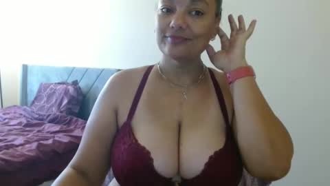 Snapshot of nala_thickk chatting on December 22, 2:06 pm Nala Thickk online show from December 22, 2:06 pm