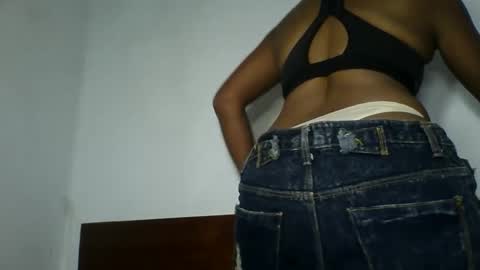 nalinah86 online show from February 26, 4:05 am