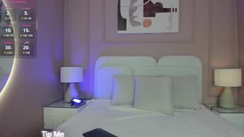 Namii Dexter  online show from April 4, 6:15 pm