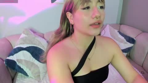nana_nyx online show from April 17, 4:26 am