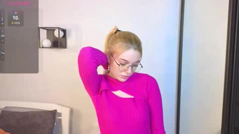 Hello im Lola online show from January 16, 3:26 am