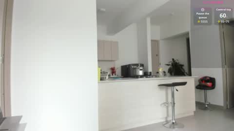 Nanis online show from April 8, 8:34 pm