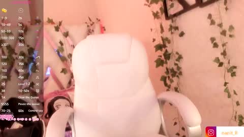 Snapshot of nanit_l chatting on September 11, 7:04 pm anna online show from September 11, 7:04 pm