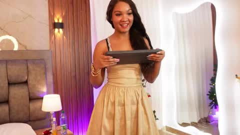 Naomi online show from December 16, 5:08 pm