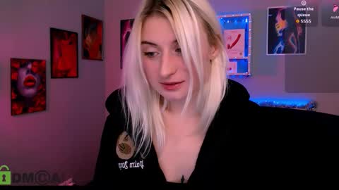 Naomi online show from January 15, 9:01 pm