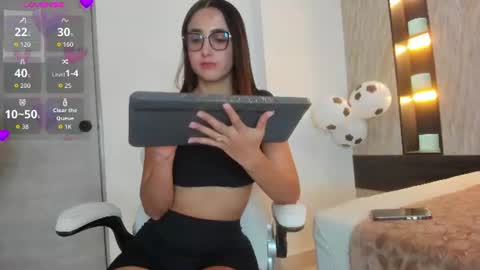 Naomi  online show from June 30, 7:45 pm