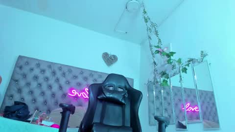 Naomi online show from September 15, 11:12 am