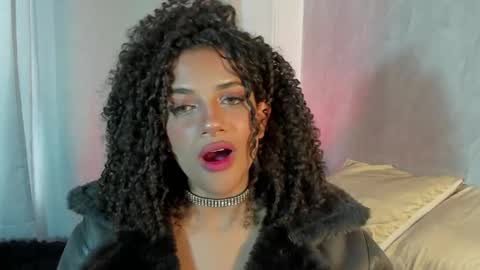 naomidawson online show from February 10, 9:25 pm