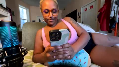Naomigiirl6 online show from February 17, 5:01 pm