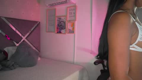 Naomi-Gray  online show from May 13, 7:34 pm