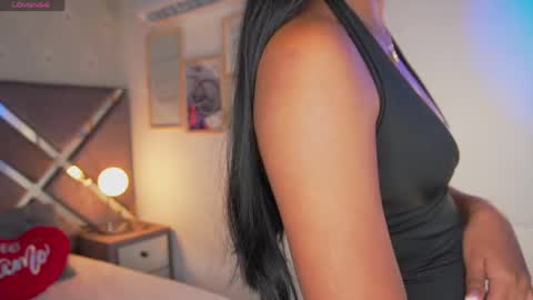 Naomi-Gray  online show from April 15, 6:55 pm