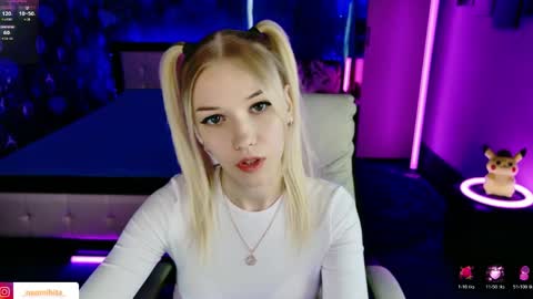 naomihita online show from March 28, 11:44 am