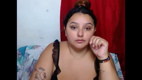 naomiquiin online show from October 22, 9:45 am