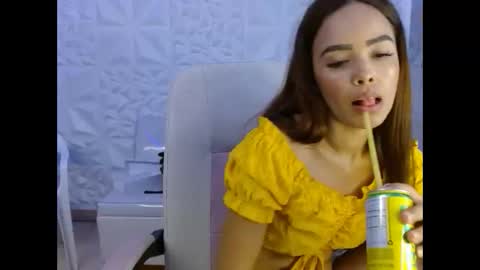 Naomis online show from May 22, 4:58 pm