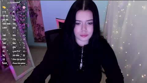 Naomi online show from April 10, 6:30 am