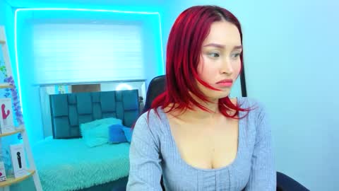 naomy online show from September 9, 8:42 pm